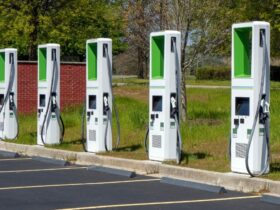 ISEE-COLONNINE-ELETTRICHE-CAR-SHARING