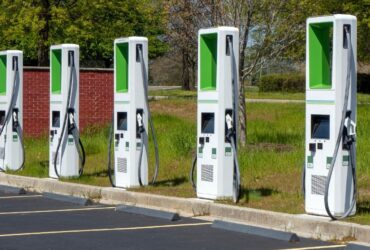 ISEE-COLONNINE-ELETTRICHE-CAR-SHARING